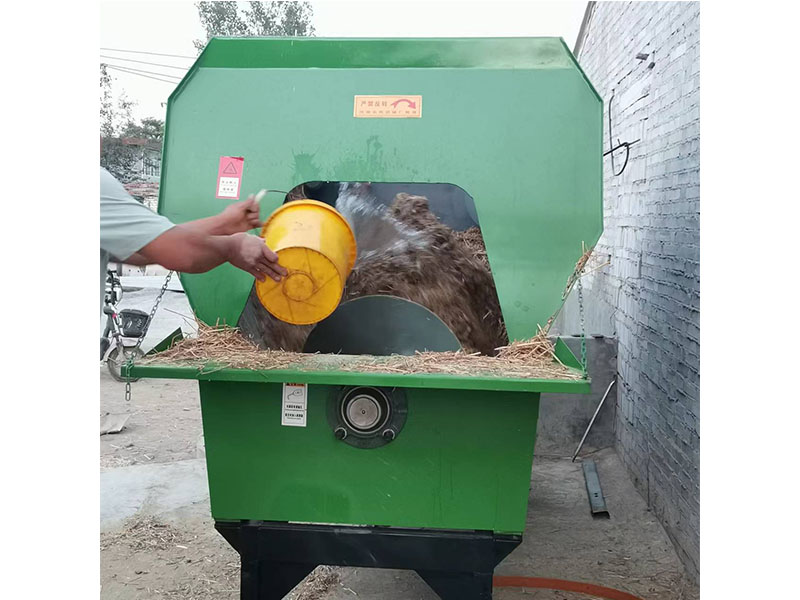 TMR全日糧機(jī) 牛羊拌草機(jī)